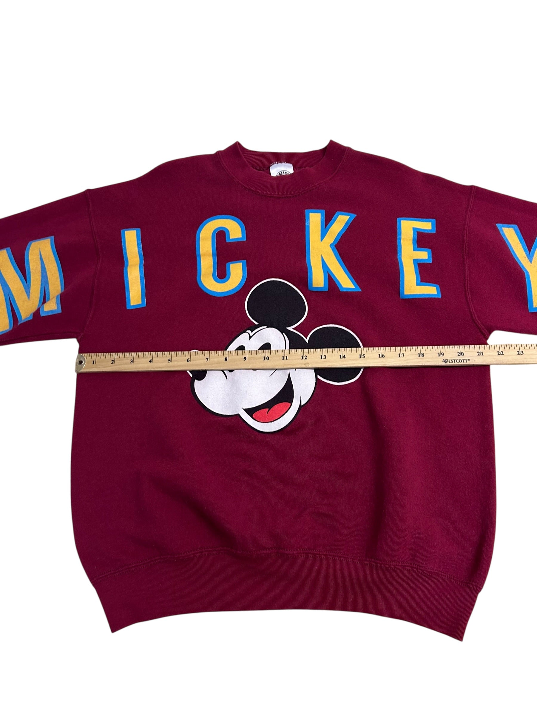 Mickey & Co Mickey Mouse Spellout Sweatshirt – Burgundy Disney Crewneck – 90s (Large)