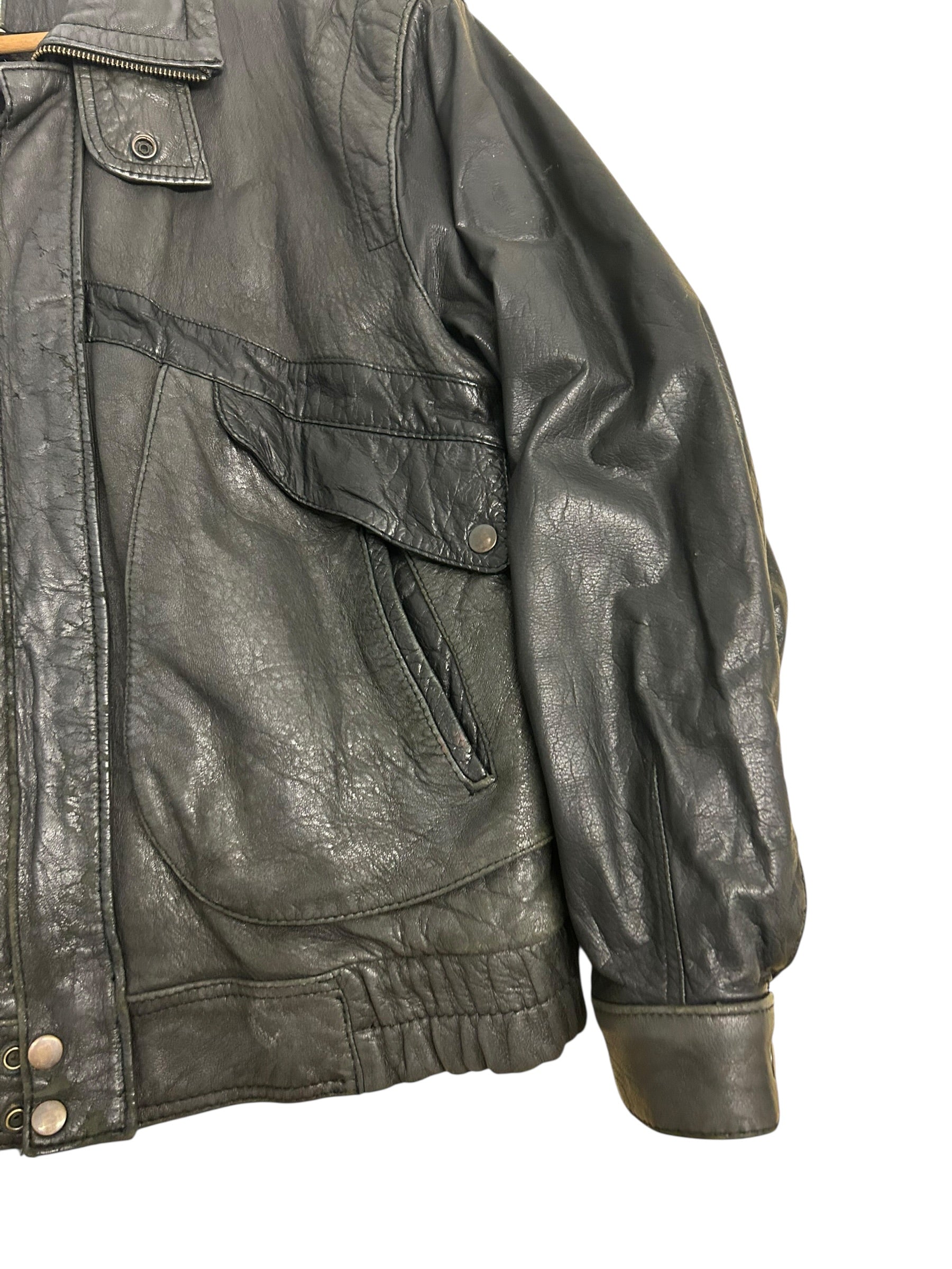 Vintage Black Leather Bomber Jacket – Size 42 – 80’s/90’s