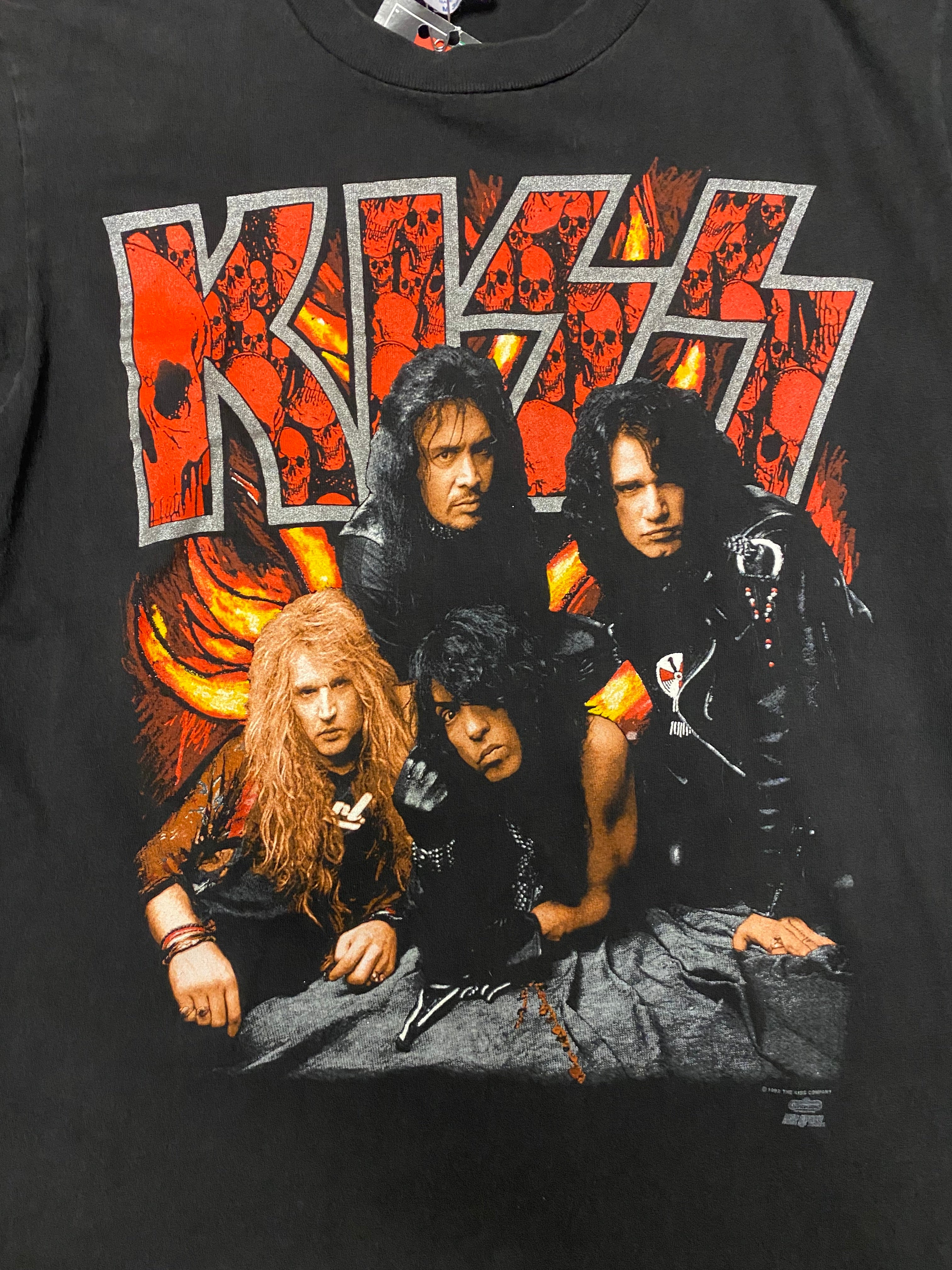 KISS “Revenge” 1992 Vintage Band T-Shirt – Size Medium (18x25)