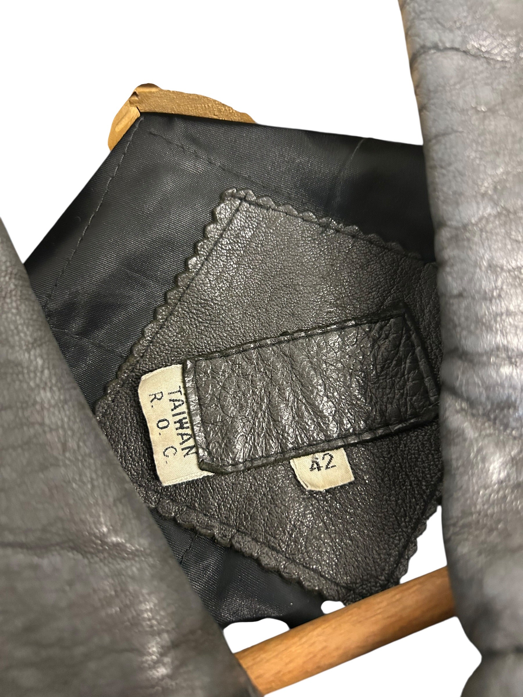 Vintage Black Leather Bomber Jacket – Size 42 – 80’s/90’s