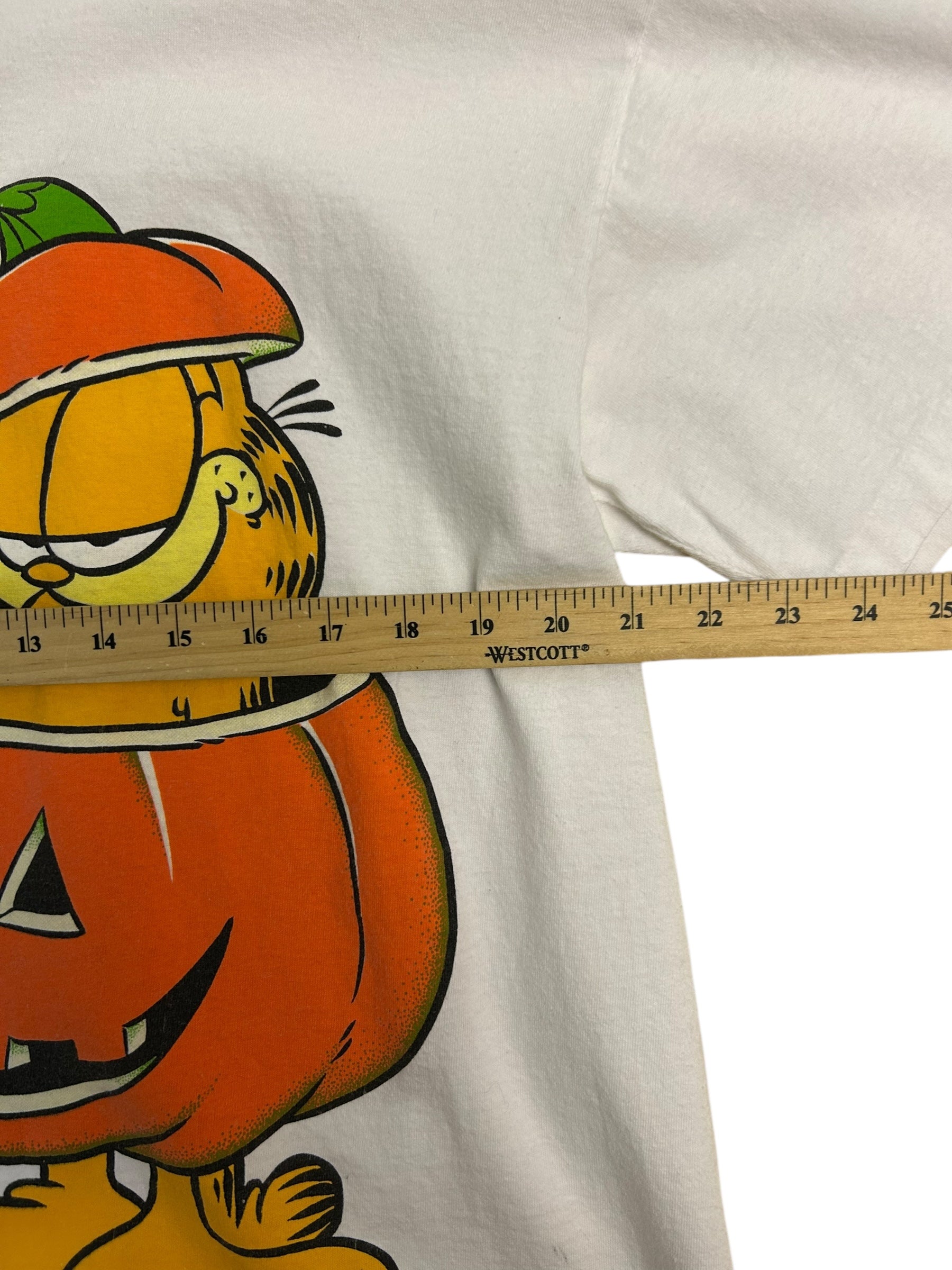 Garfield – Vintage Halloween Graphic T-Shirt (1978 Copyright) (XL)
